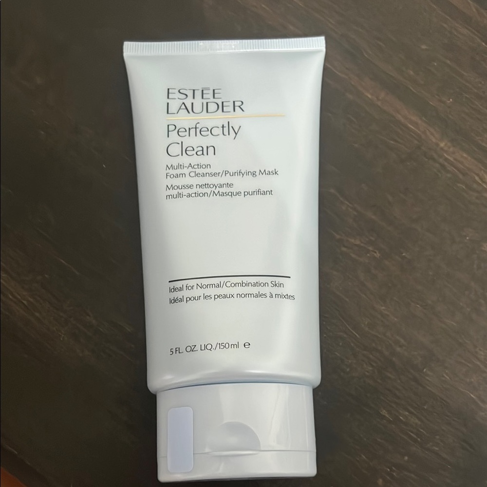 Estee Lauder White Cleanser & Exfoliant